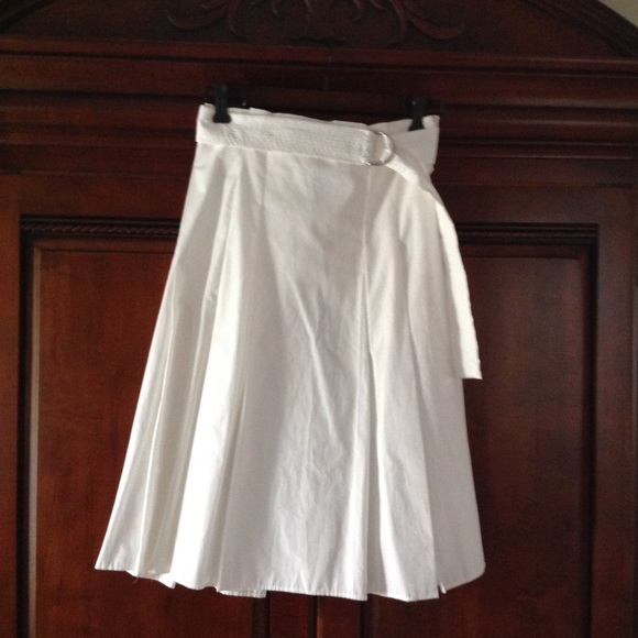 Zara Skirts Zara Woman White Knee Length Pleated Skirt Poshmark